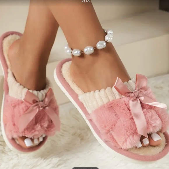 NEW Cozy Bowknot Fluffy Home Slippers for Women, Size 8 - Picture 4 of 10